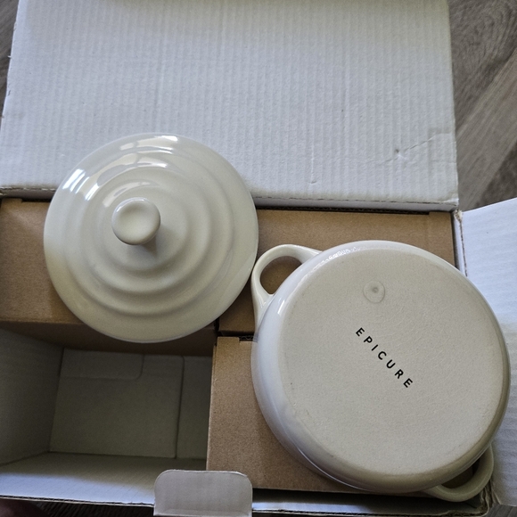 NIB - Epicure Mini Cocottes (Set of 4) - Picture 2 of 6